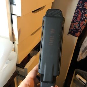 Hot tools hair straightener